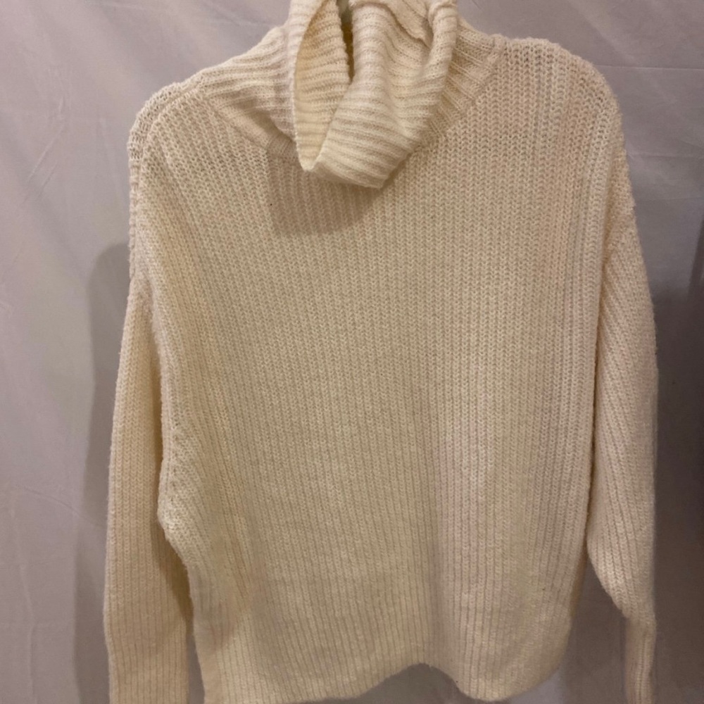 Zara White Turtleneck Knit Sweater